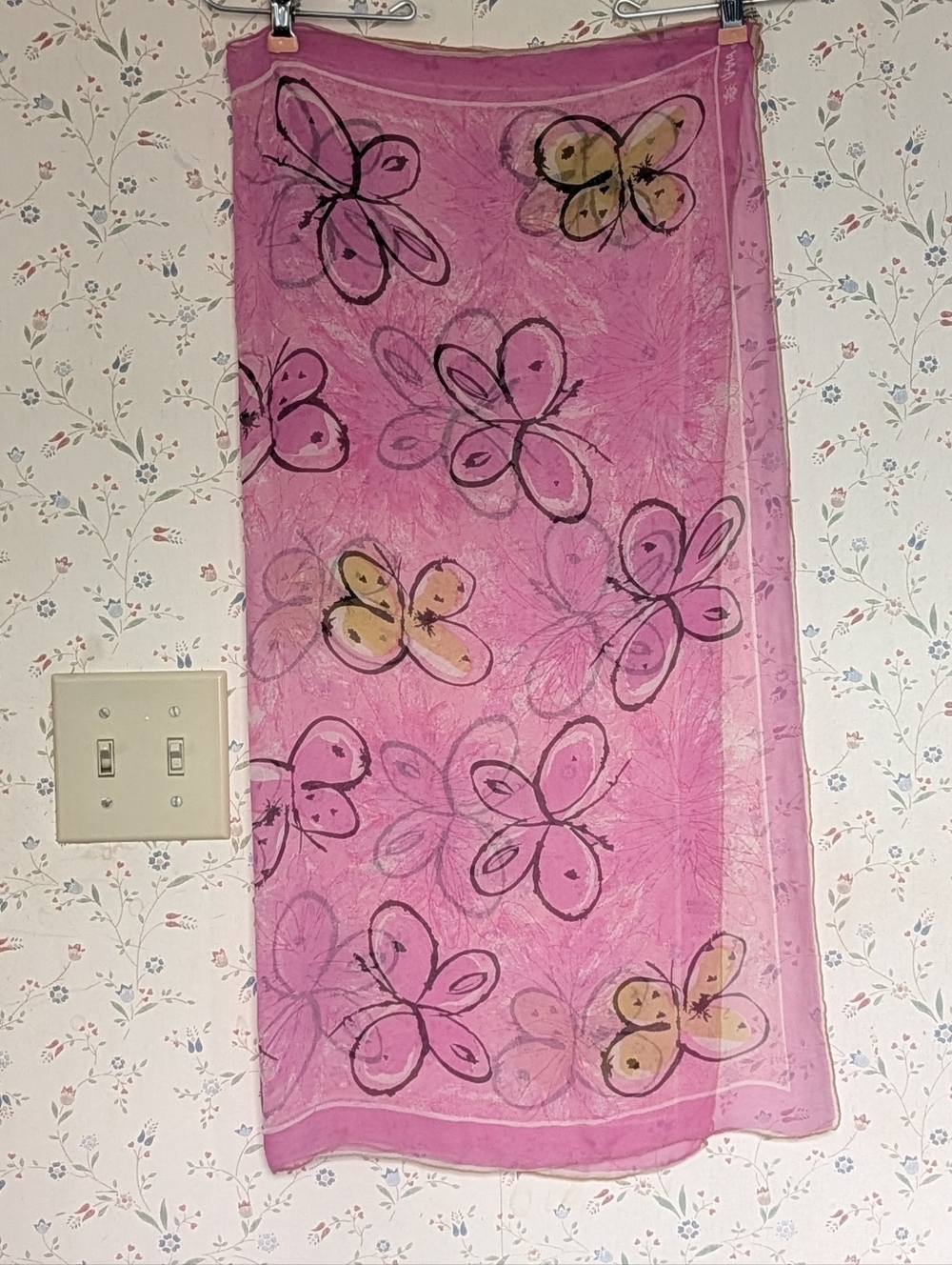 Vera Silk Scarf Butterfly Print Light Sheer Vintage handrolled  Japan 1960 - Picture 9 of 10